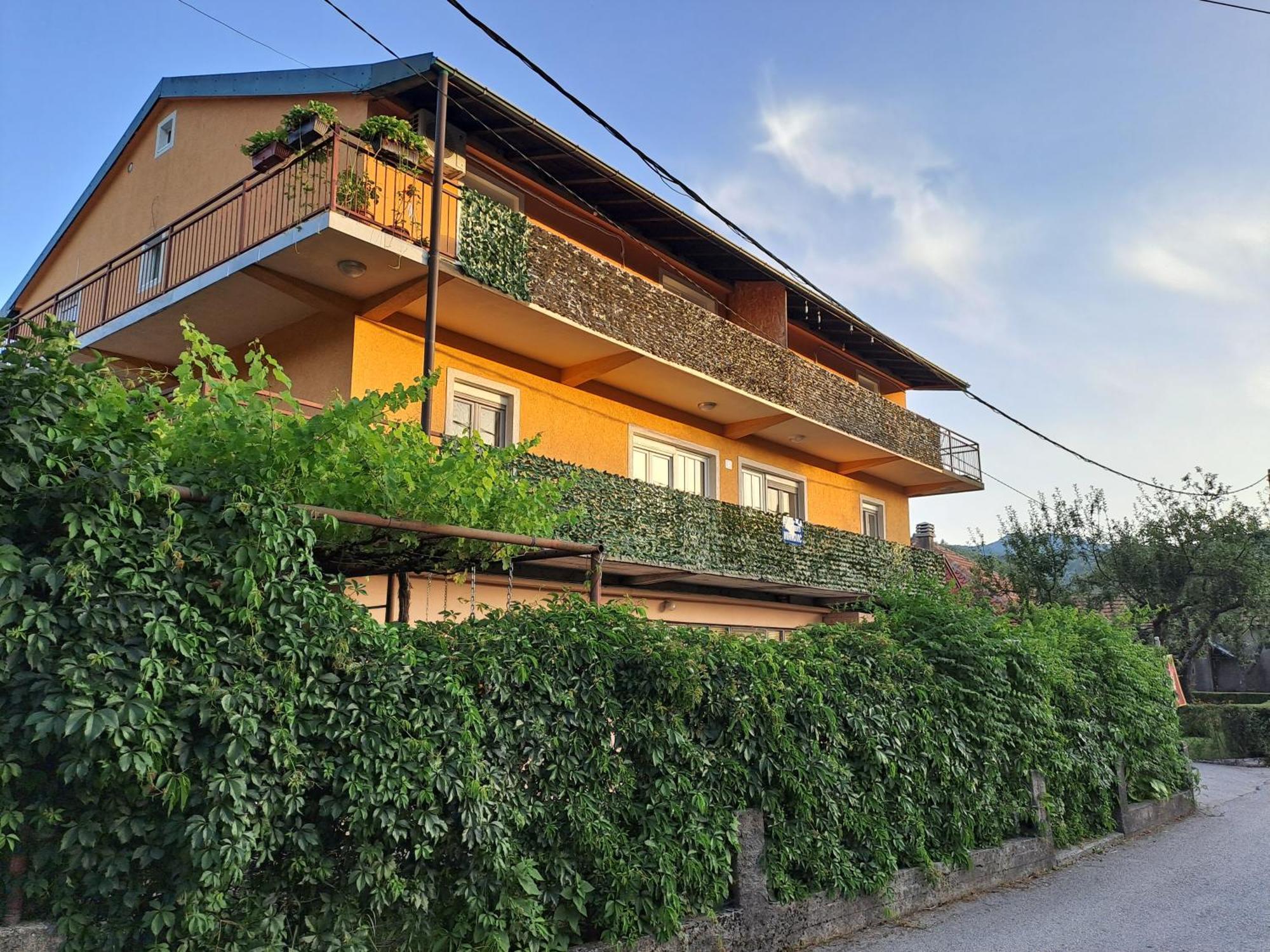 Apartments Mirkovic Cetinje Bagian luar foto