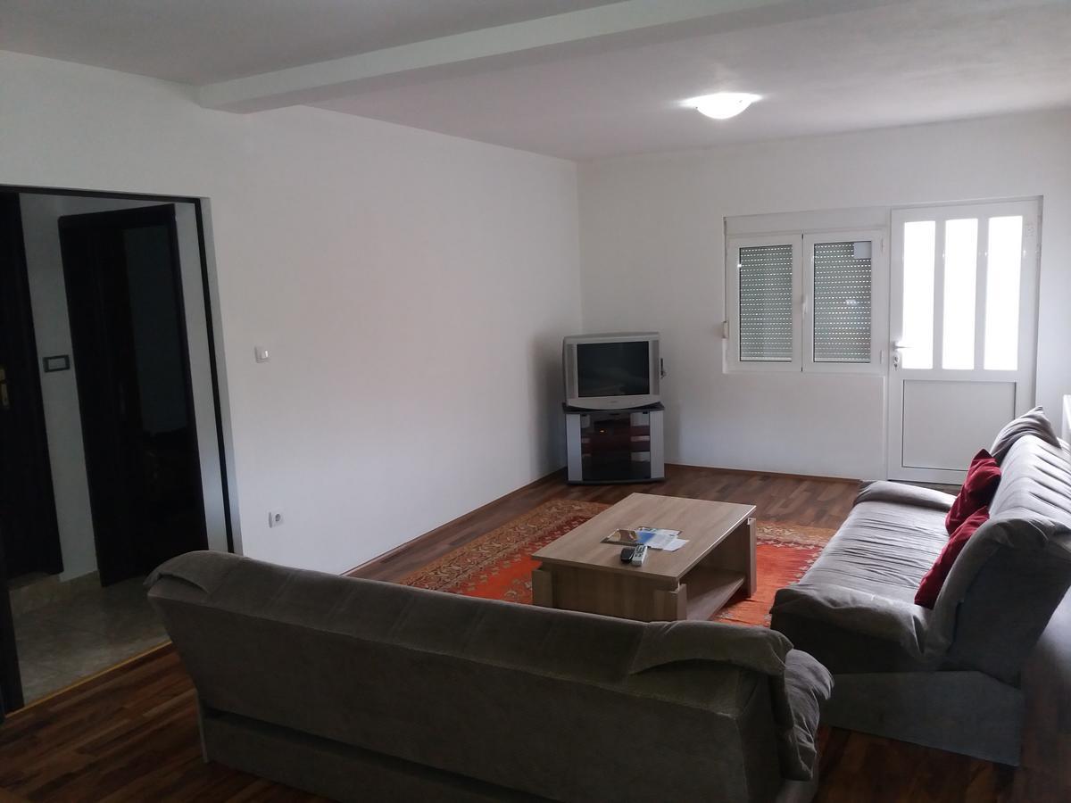Apartments Mirkovic Cetinje Bagian luar foto