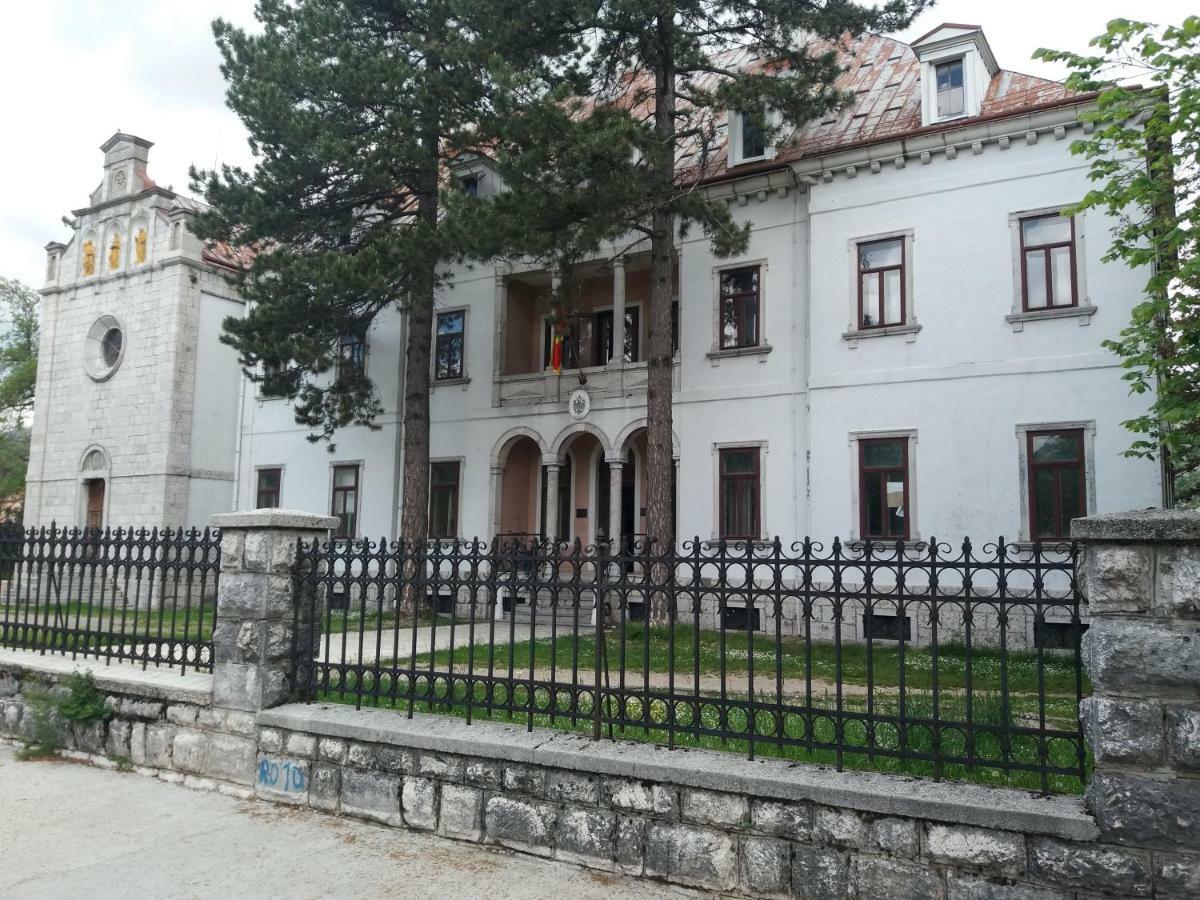 Apartments Mirkovic Cetinje Bagian luar foto