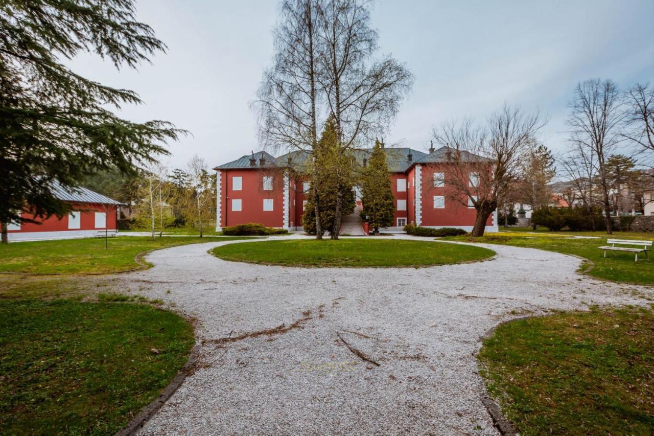 Apartments Mirkovic Cetinje Bagian luar foto