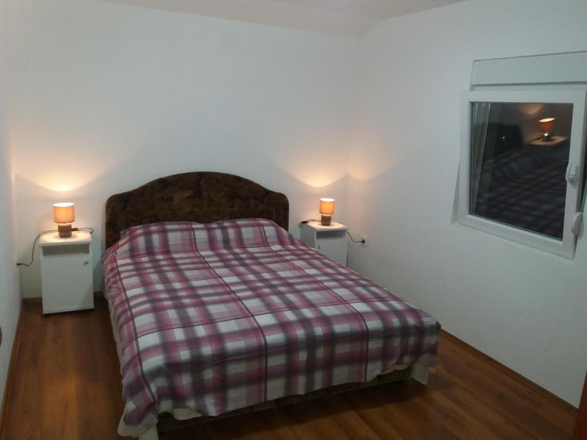 Apartments Mirkovic Cetinje Bagian luar foto