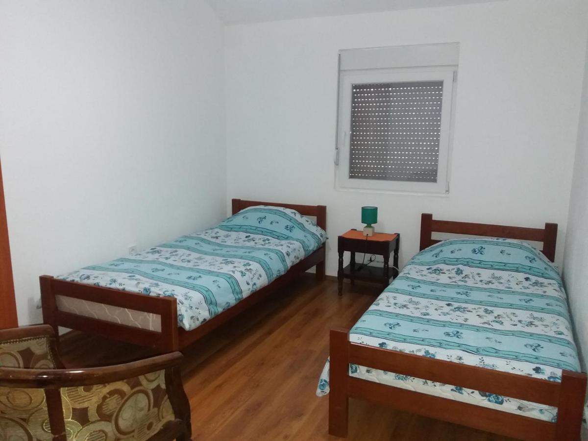 Apartments Mirkovic Cetinje Bagian luar foto